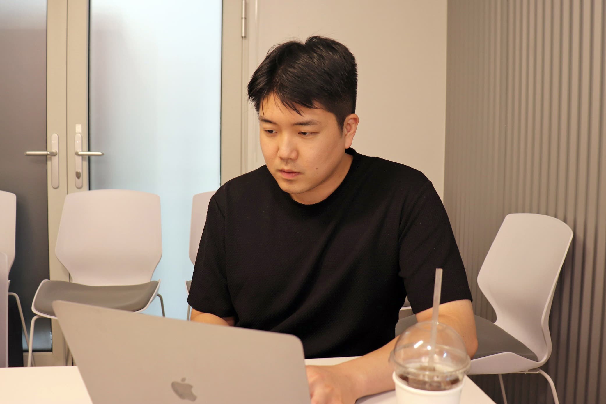 위기를 기회로, 주류 스마트 오더 앱 데일리샷 썸네일 이미지