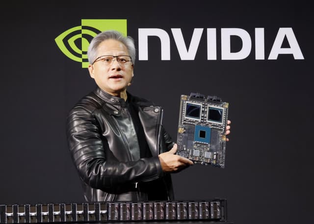 AI 대장주 엔비디아, 여러 위기설에도 굳건?