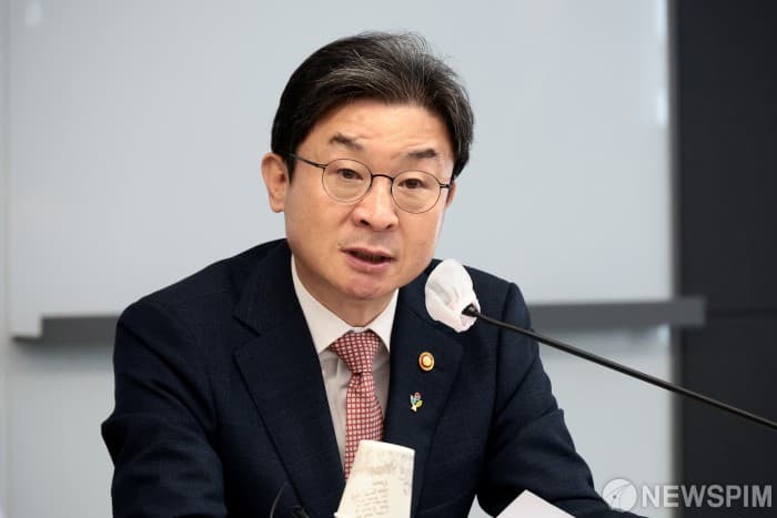 이억원, 금리 인상기 대비 국민성장펀드 200조원 확대 제안
