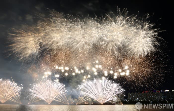한화, 불꽃축제 130억 전액 부담