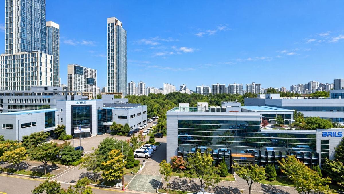 브릴스, 코스닥 상장 첫날 127% 급등
