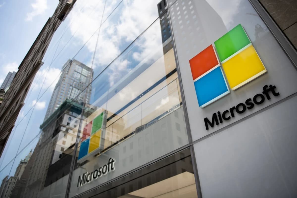 MSFT 애저, 연간 매출 1000억 달러 돌파