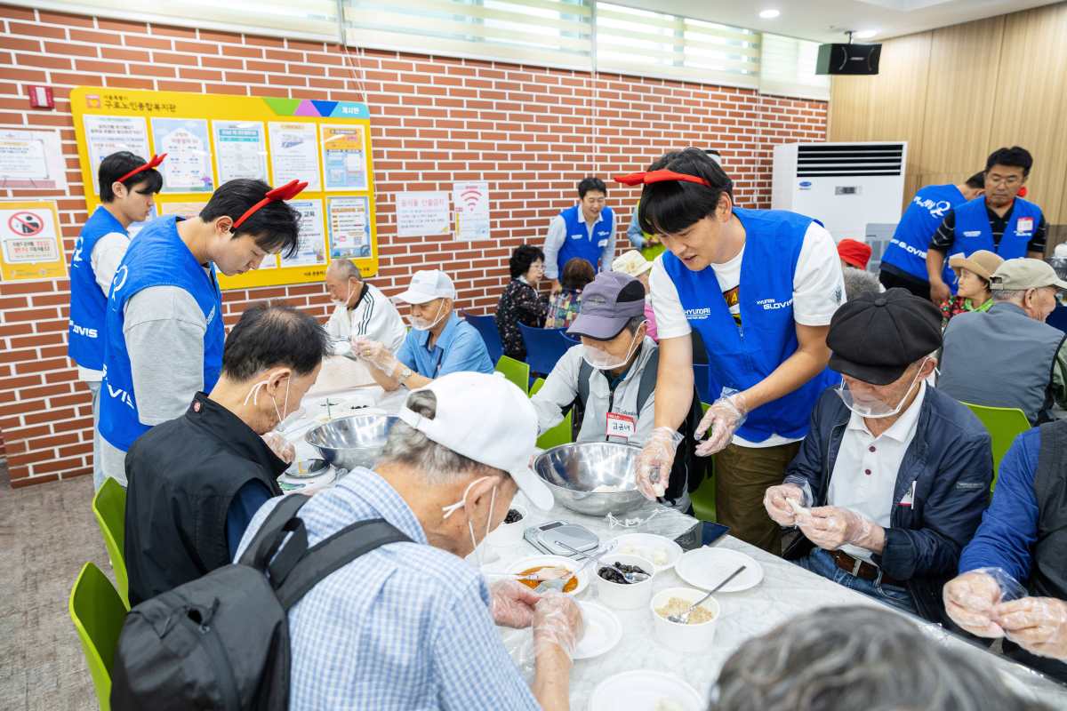 현대글로비스, 서울 어르신 700여 가구 추석 선물 전달