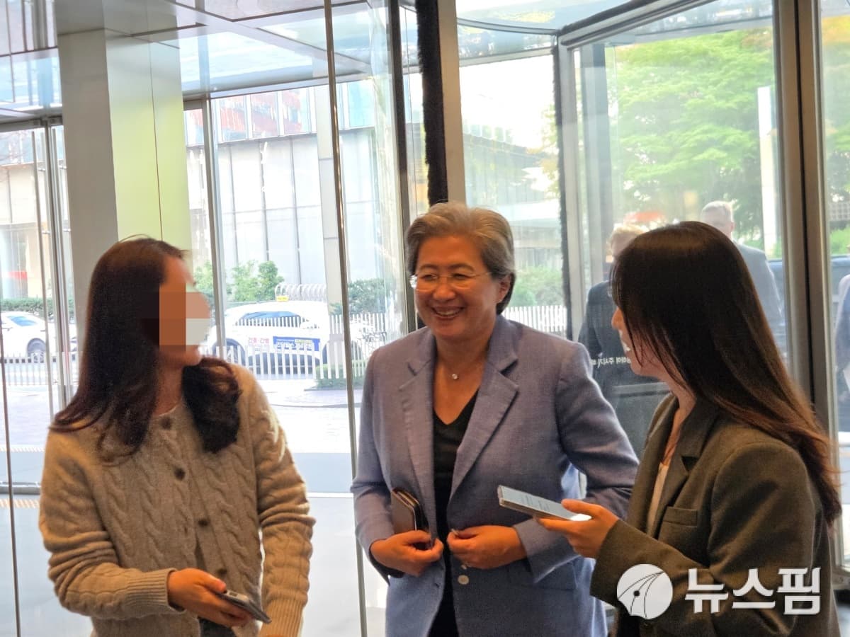 리사 수, 전영현과 7개월 만에 재회