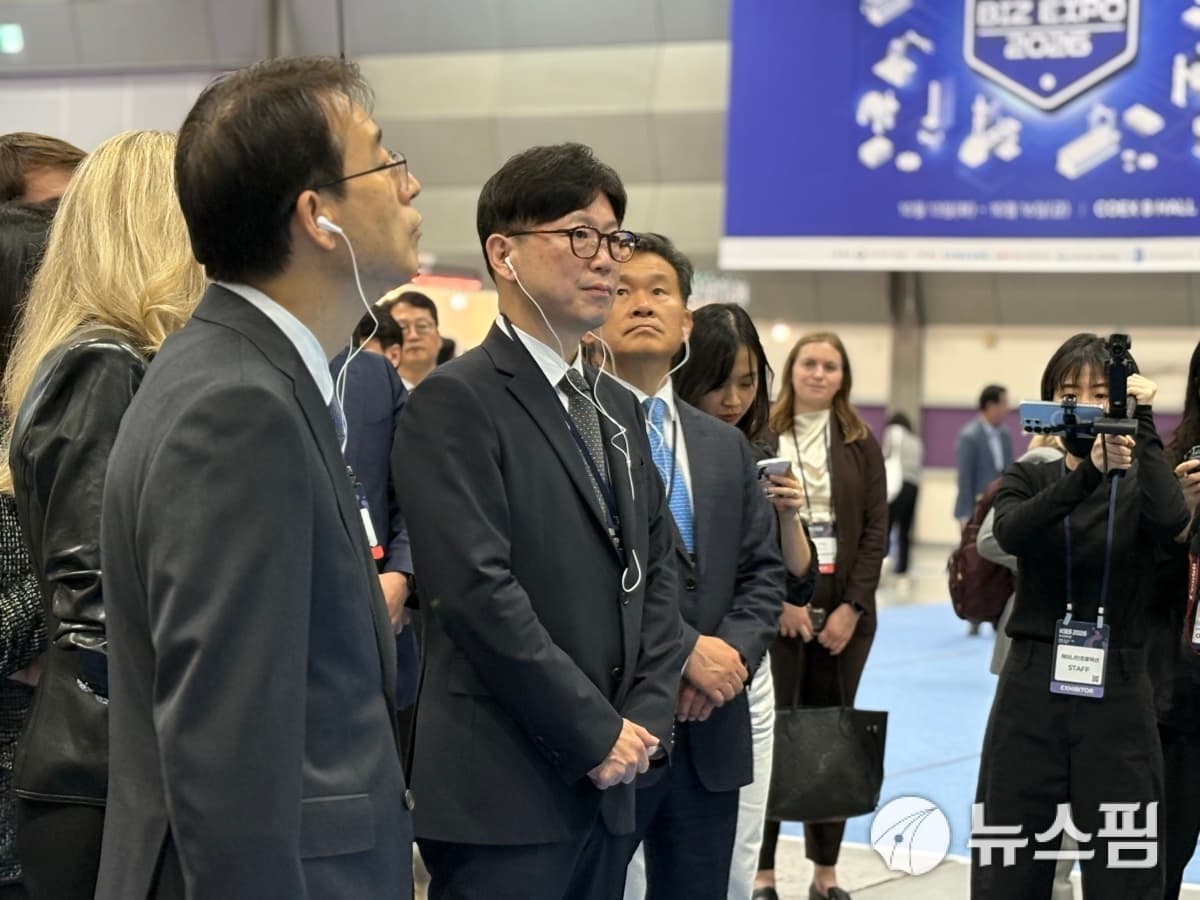삼성·LG, KES 2026서 AI 가전·로봇 대결