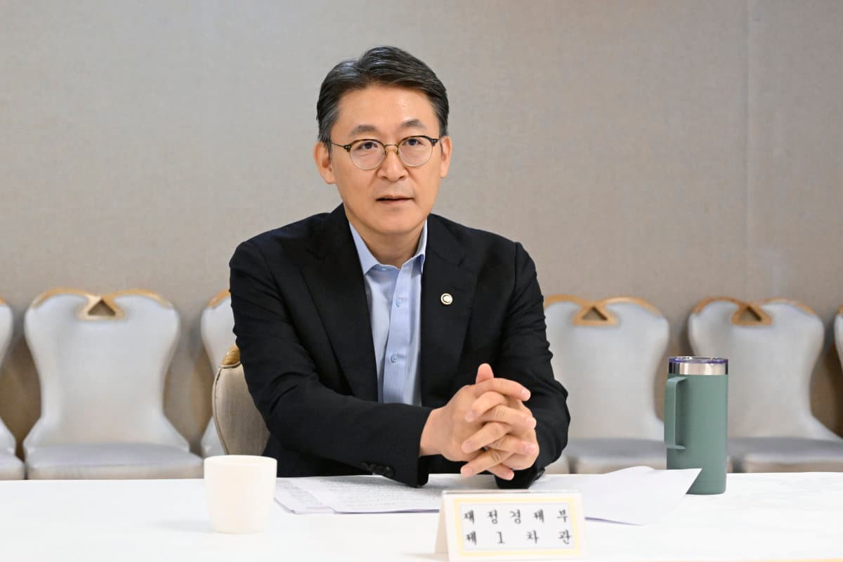 코스피 4거래일 20% 급락에 정부, 시장 전이 점검