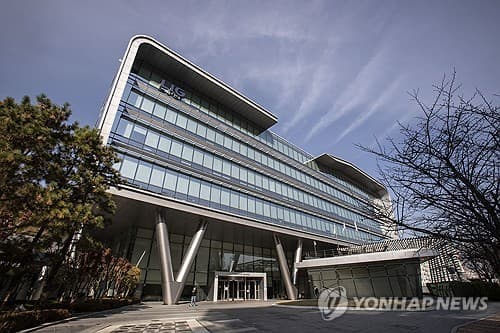 K방산, 수출 호황 속 비리·민영화·기술 우려