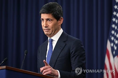 워시 연준 의장, 금리 인상 독립성 강조