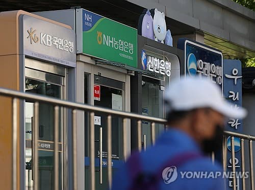정보보호 100점 은행, AI 해킹에 취약점 노출