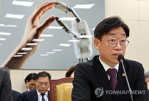 우주청장, 저궤도 위성통신 발사체 병목 지적
