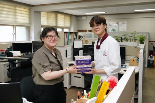 치킨업계, 스승의 날 학교 기부 및 이벤트 진행