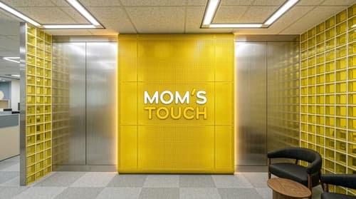 맘스터치, 도쿄 신주쿠에 6호점 개점