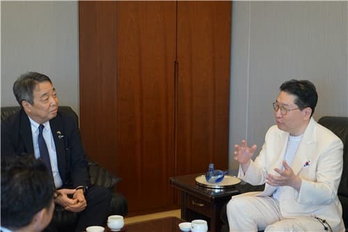 이상현 단장, 주한일본대사 예방
