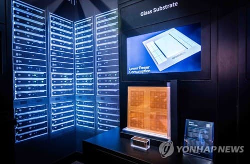 SKC, 앱솔릭스에 921억 추가 출자