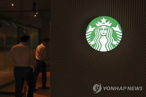 스타벅스, 투썸과 결제액 격차 19억으로 축소