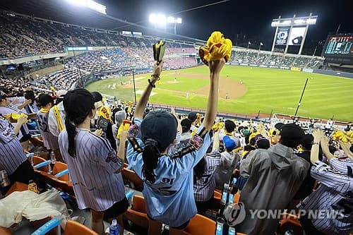 야구장 배달 1위, 치킨 대신 물회