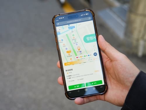 한국관광공사, 6개 전통시장에 AI 관광집사 도입