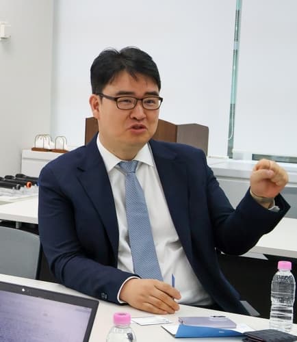 딥엑스, 인텔·AMD 협력 논의 및 77건 주문 확보