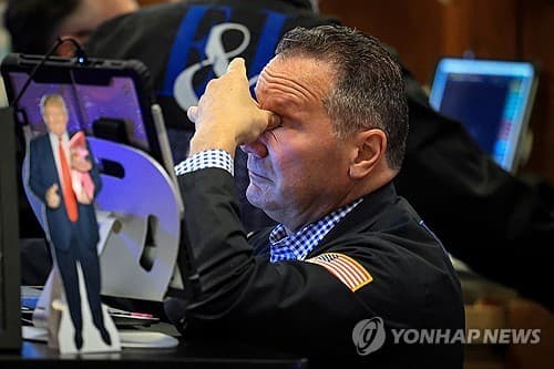 나스닥, AI 부채 우려·유가 급등에 2.15% 급락