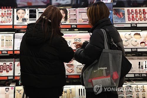 화장품주, 수출 호조에 혼조세